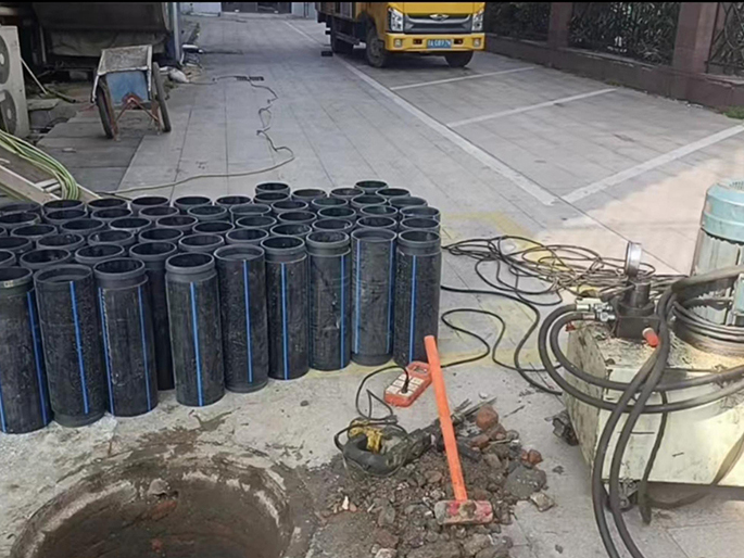 东山PE置换管厂家 DN315置换管 非开挖管短管置换